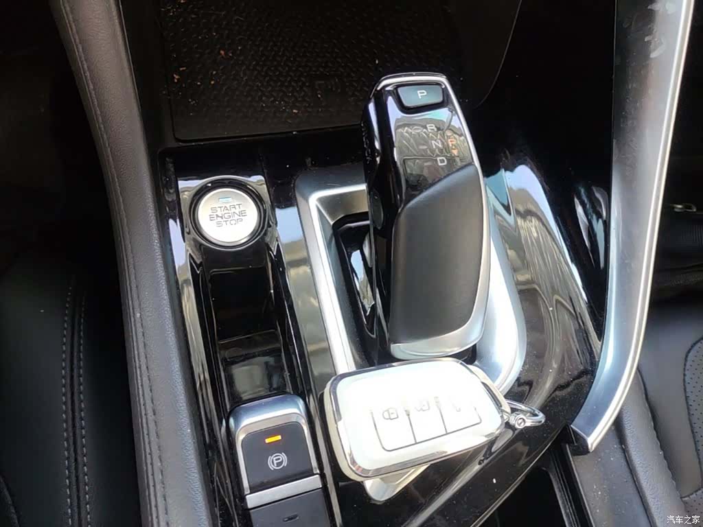 DongFeng AX7, 2019 14
