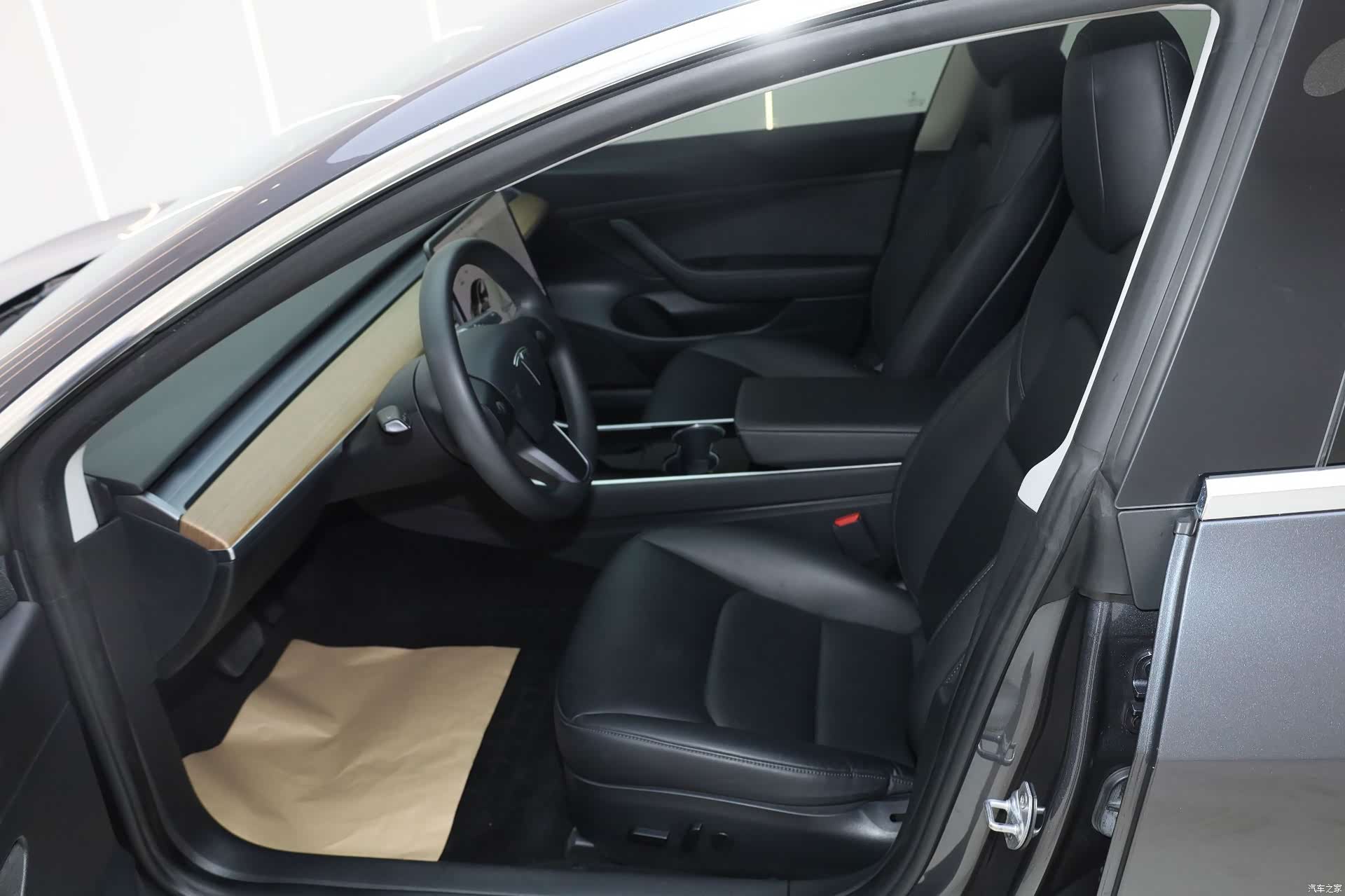 Tesla Model 3, 2020 7