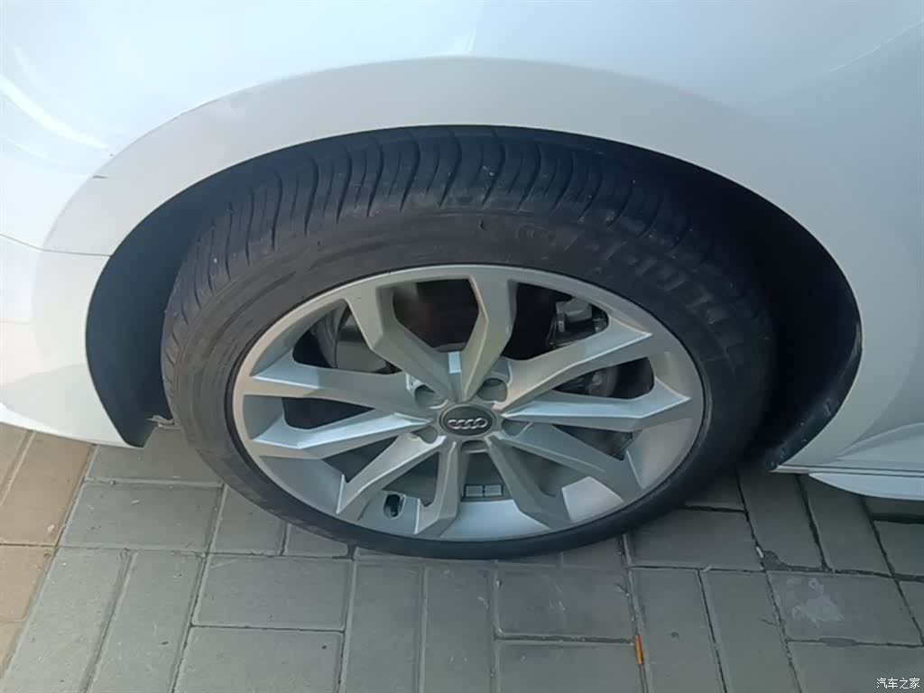 Audi A4L, 2019 23