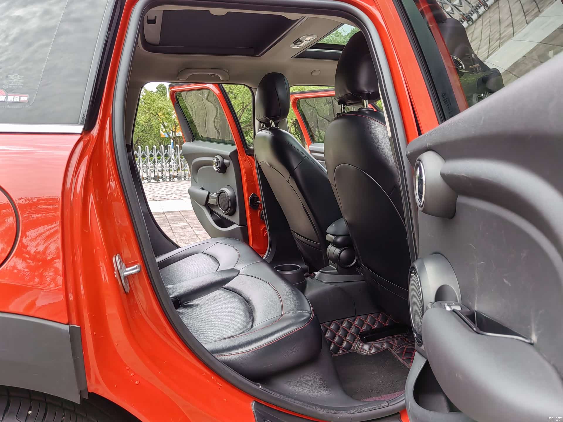 Mini ONE, 2018 16