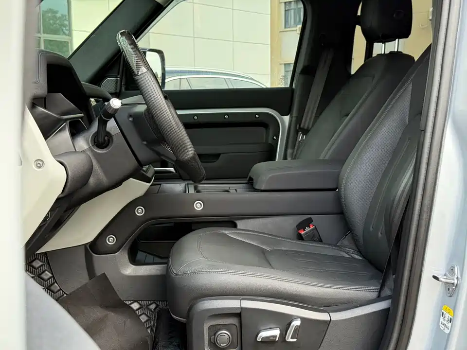 Land Rover guard