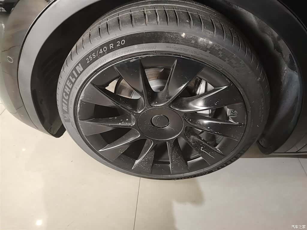 Tesla Model Y, 2022 23