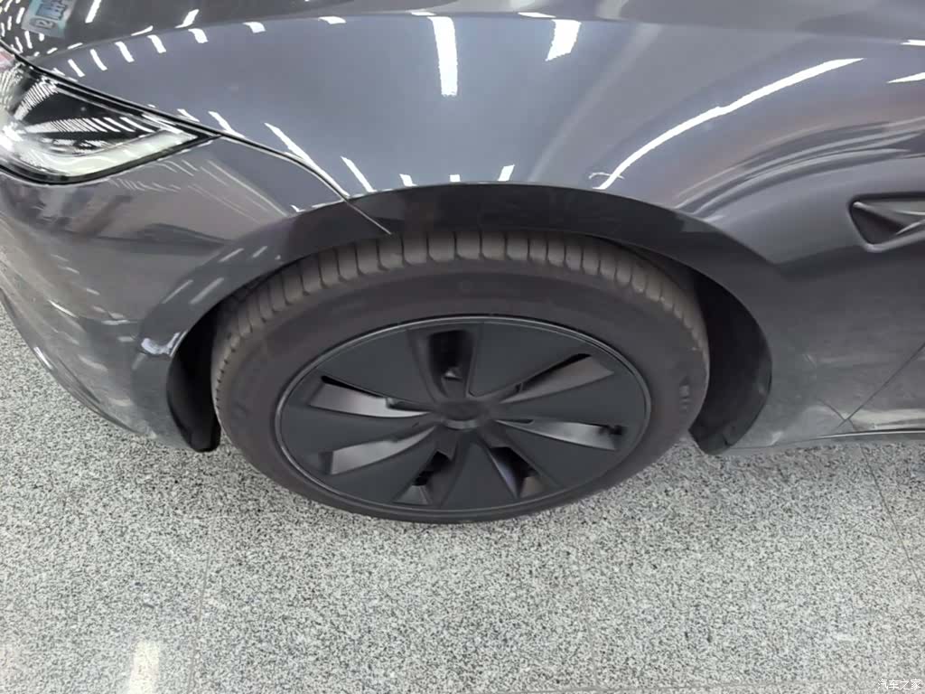 Tesla Model 3, 2024 23