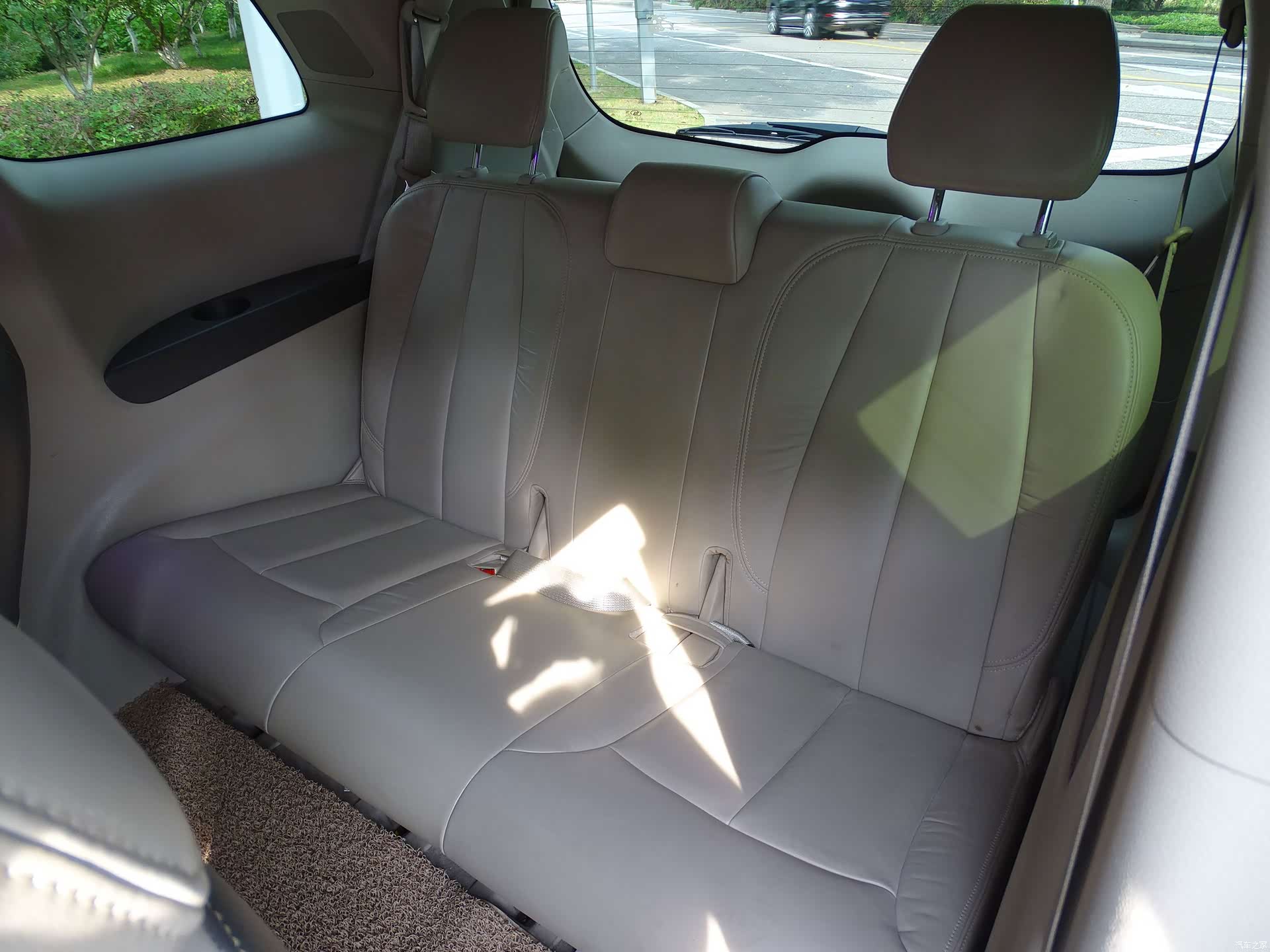 Buick GL8, 2011 26
