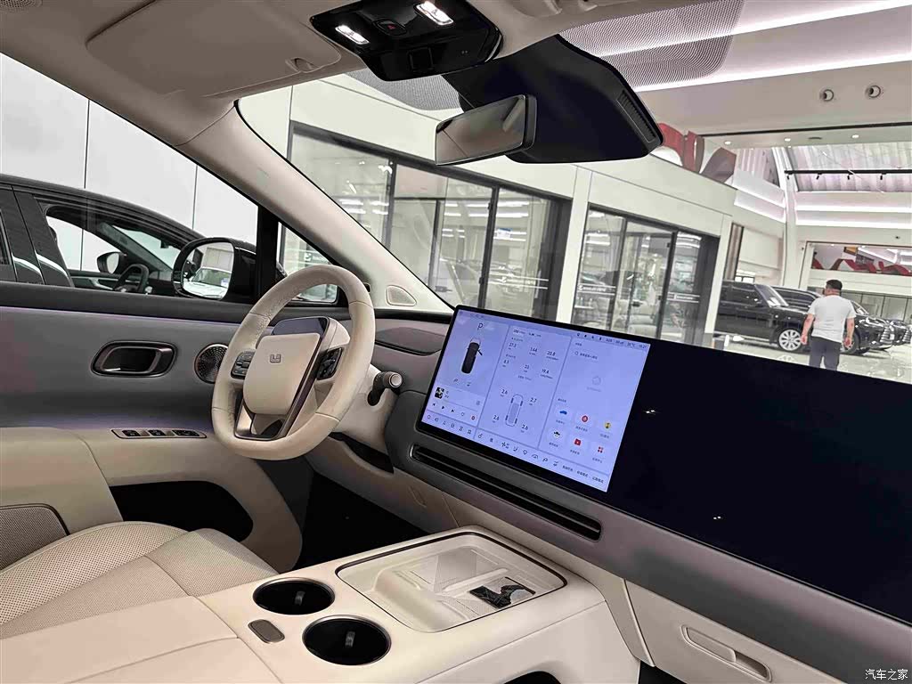 Li Auto i8, 2025 25