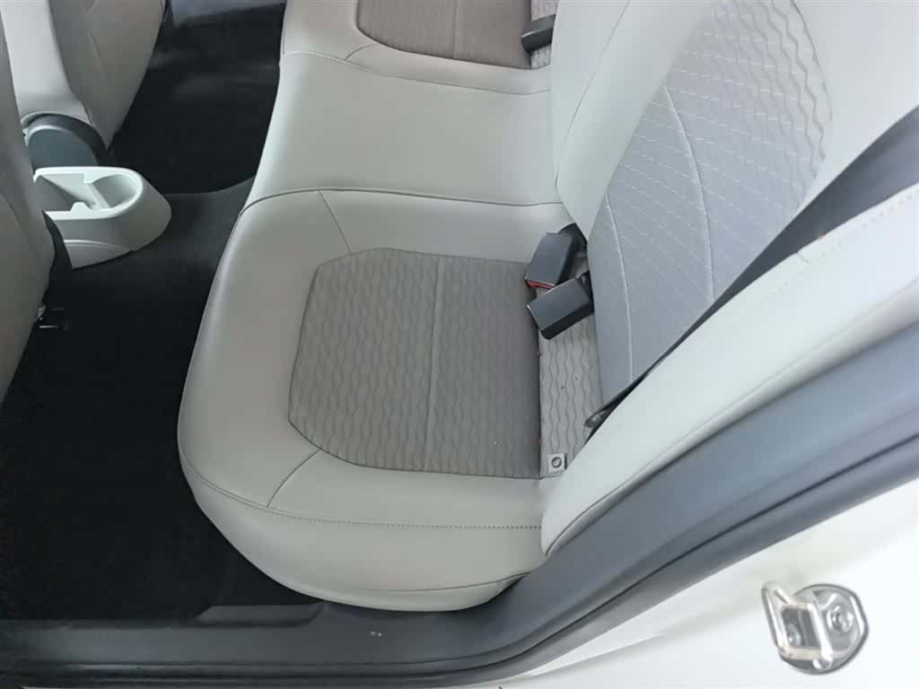 Skoda Rapid, 2017 17