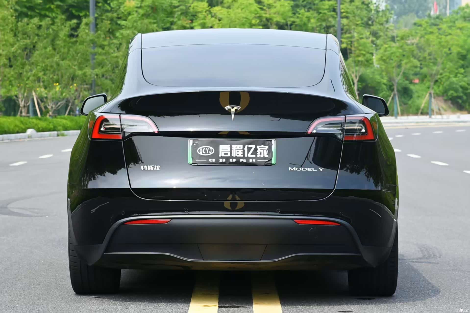 Tesla Model Y, 2023 16