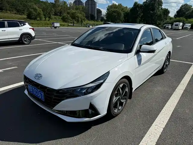 Hyundai Elantra 2023 — купить из Китая под заказ