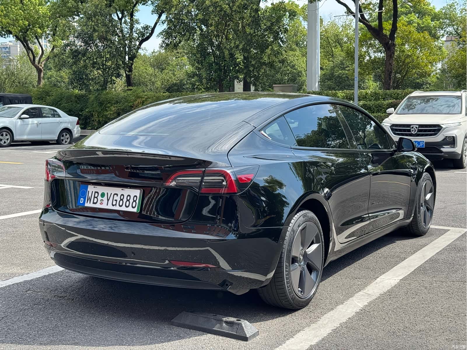 Tesla Model 3, 2023 все фото