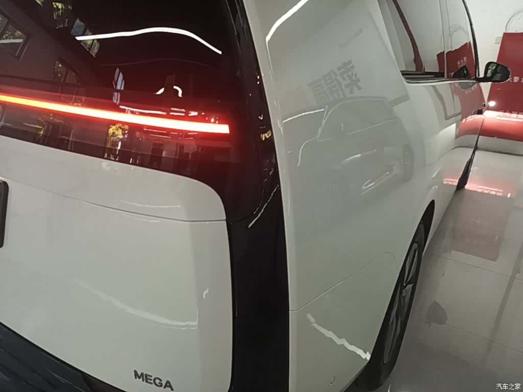 Li Auto MEGA, 2025 8