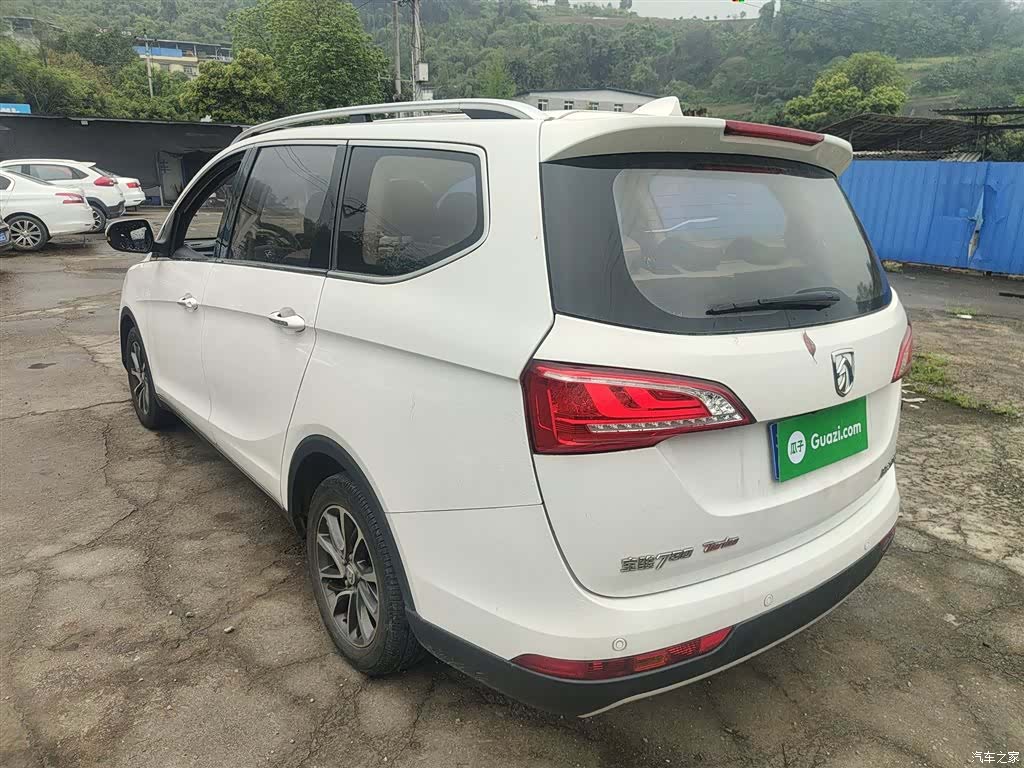 Wuling 730, 2018 24