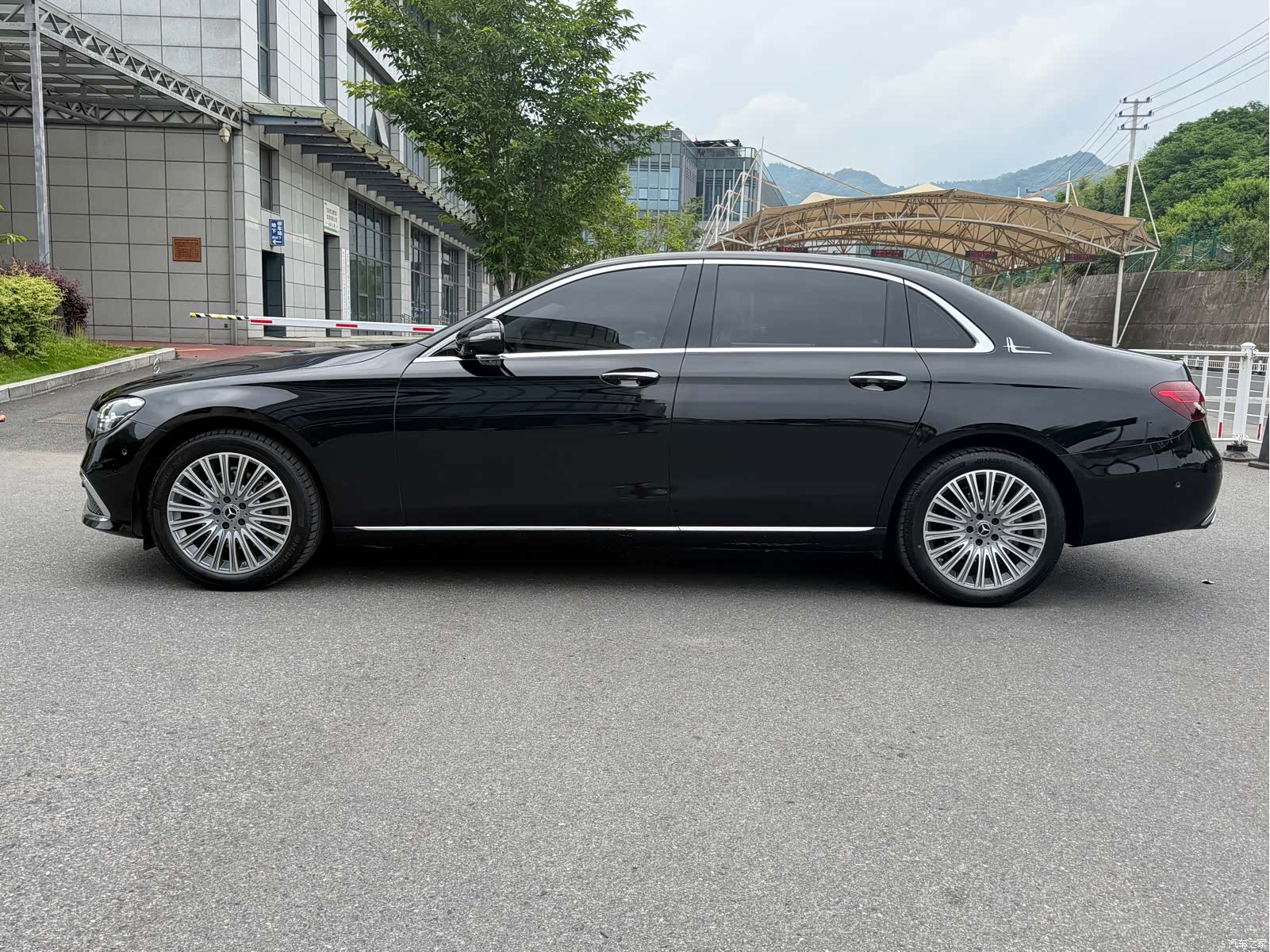Mercedes-Benz E-Class, 2023 8