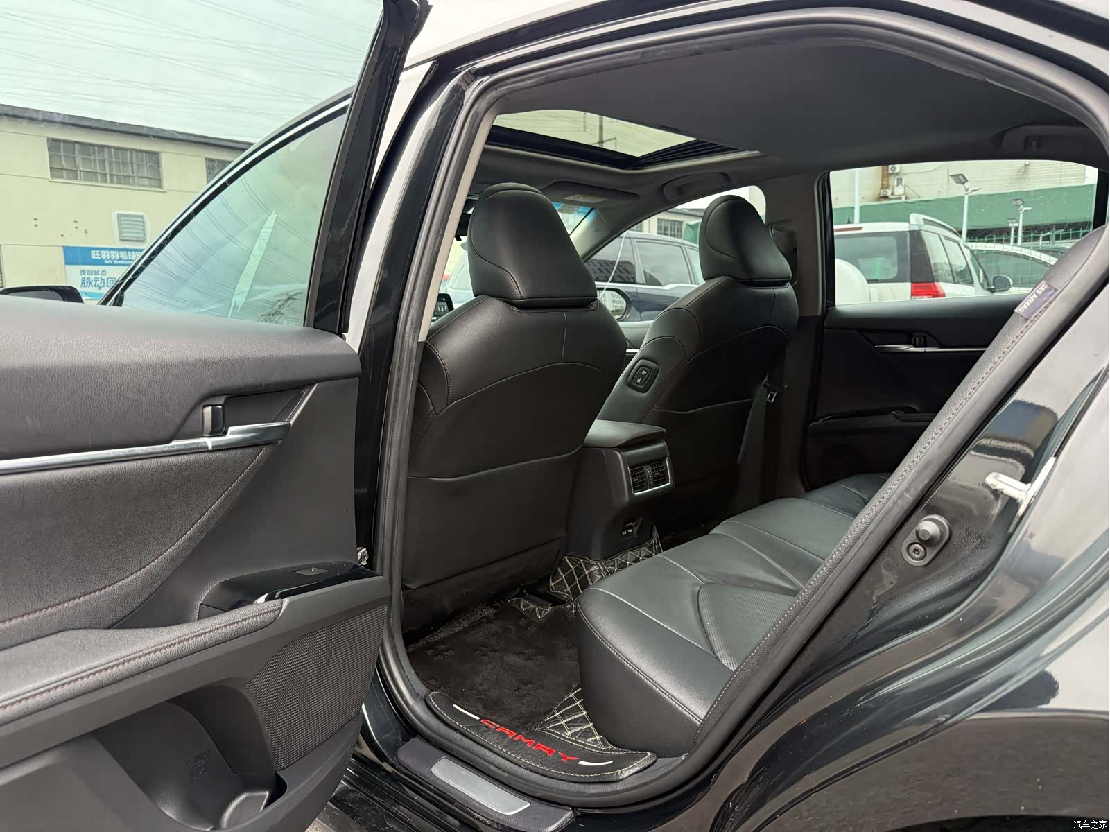 Toyota Camry, 2022 все фото