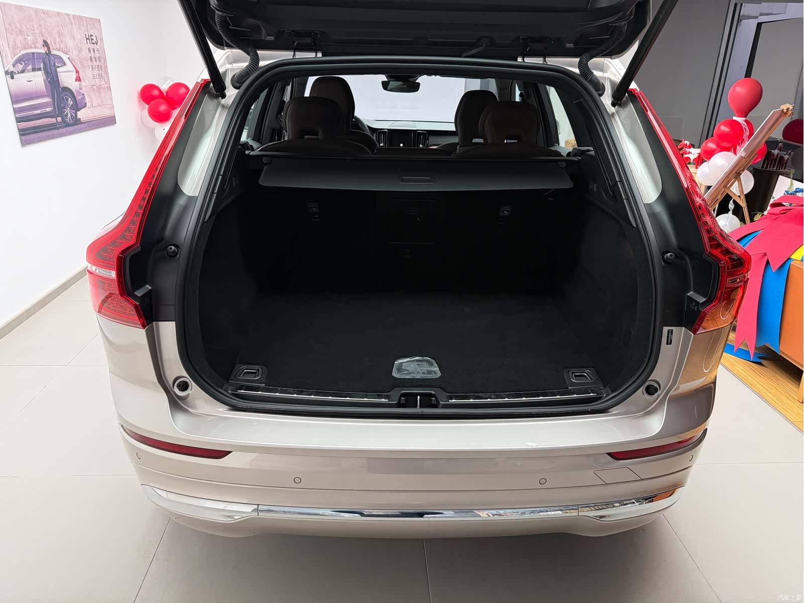 Volvo XC60, 2025 9