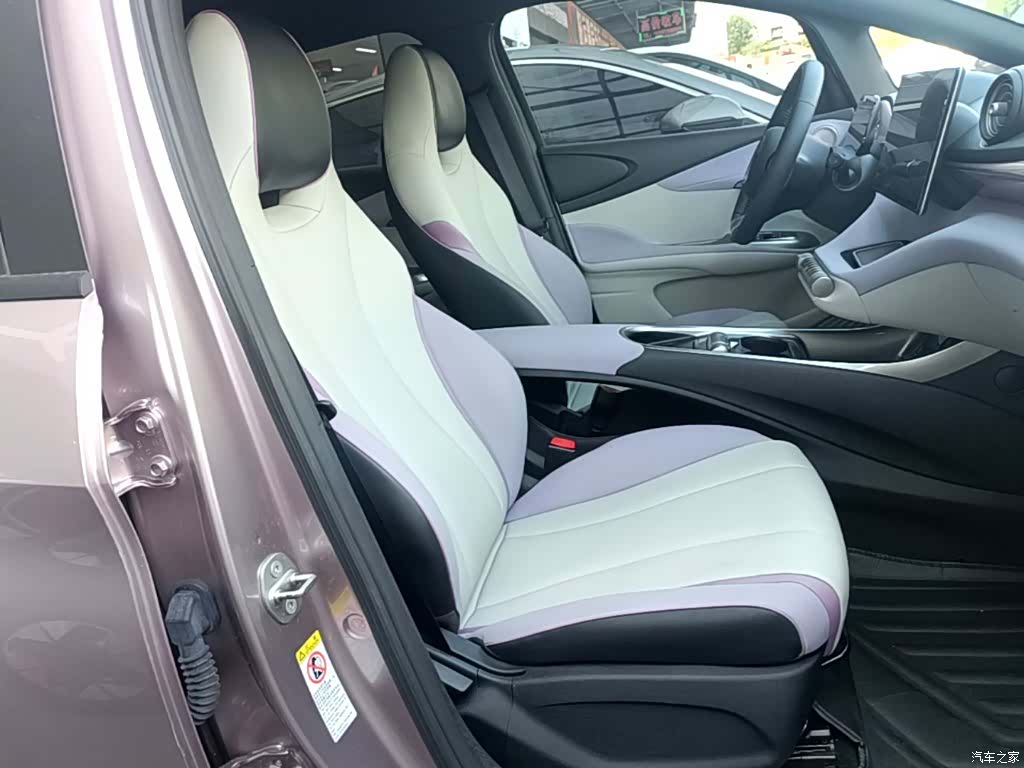 BYD Dolphin, 2022 25