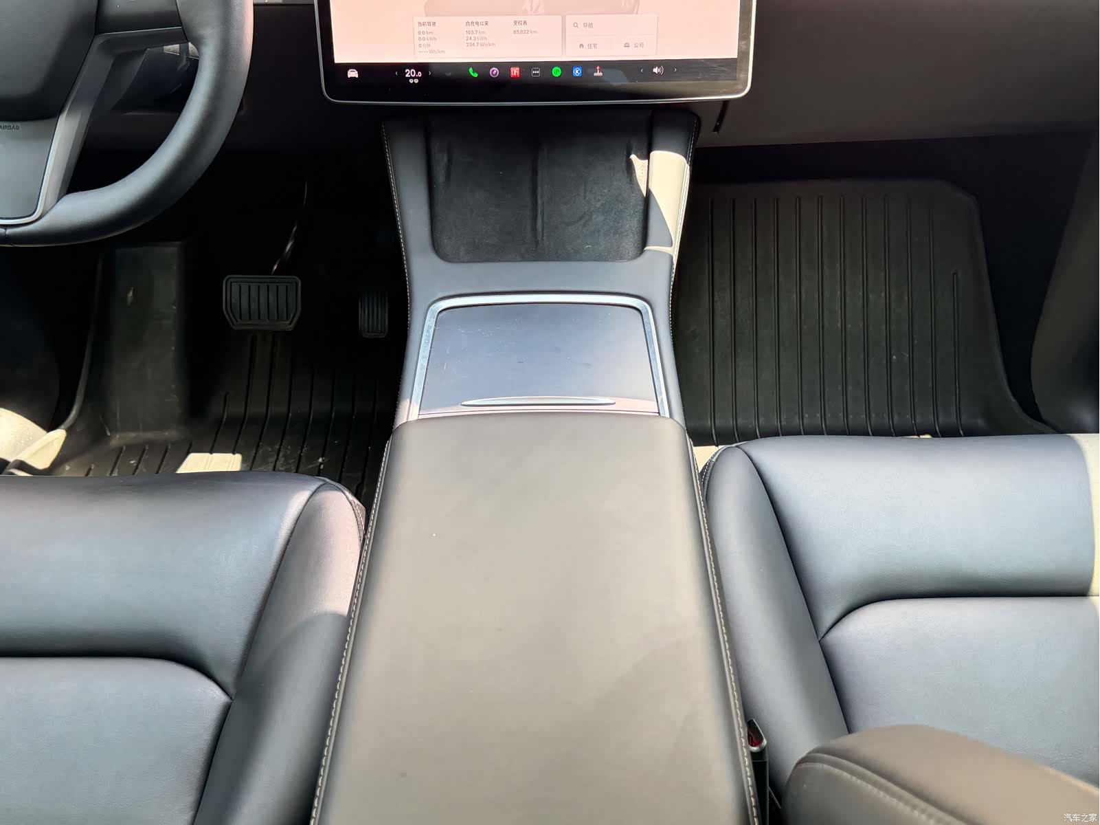 Tesla Model Y, 2023 14