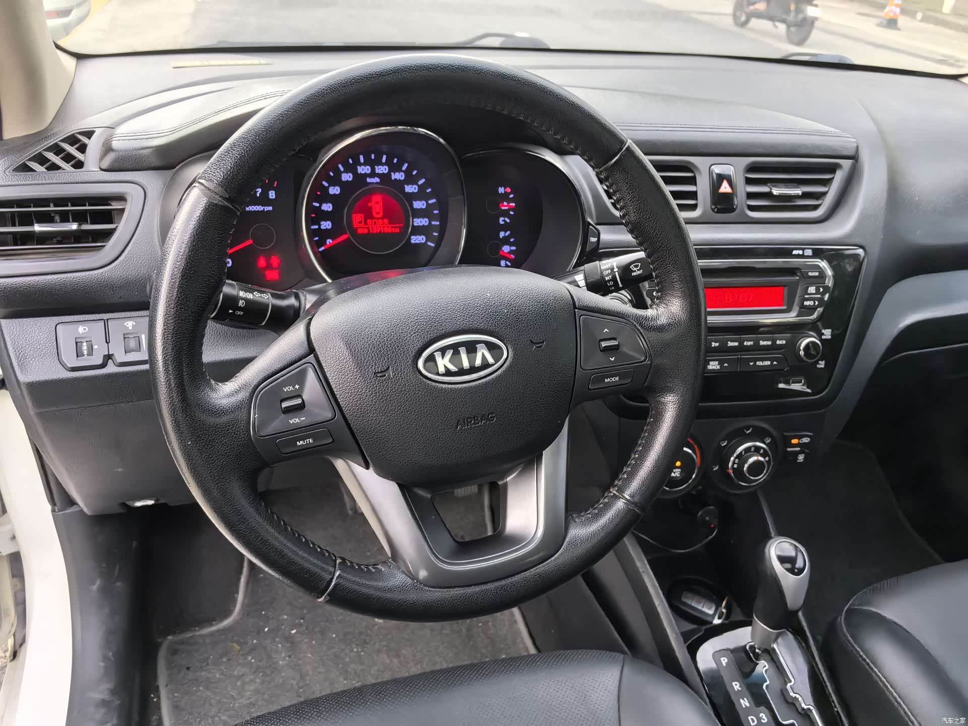 Kia K2, 2012 12