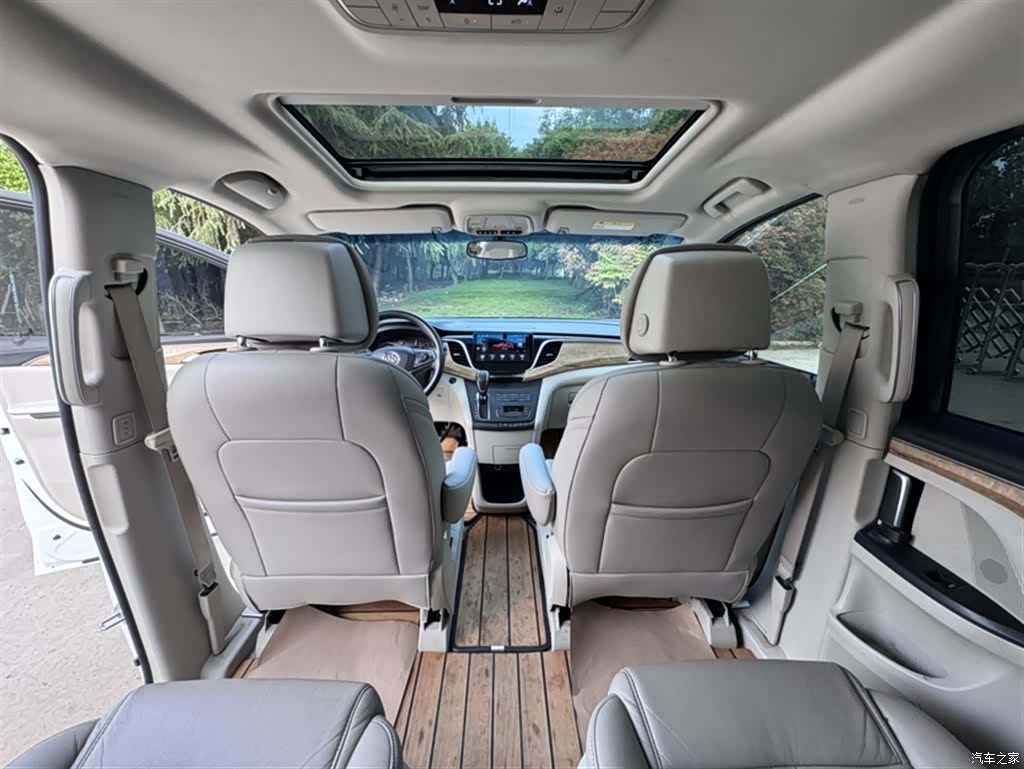 Buick GL8, 2018 13