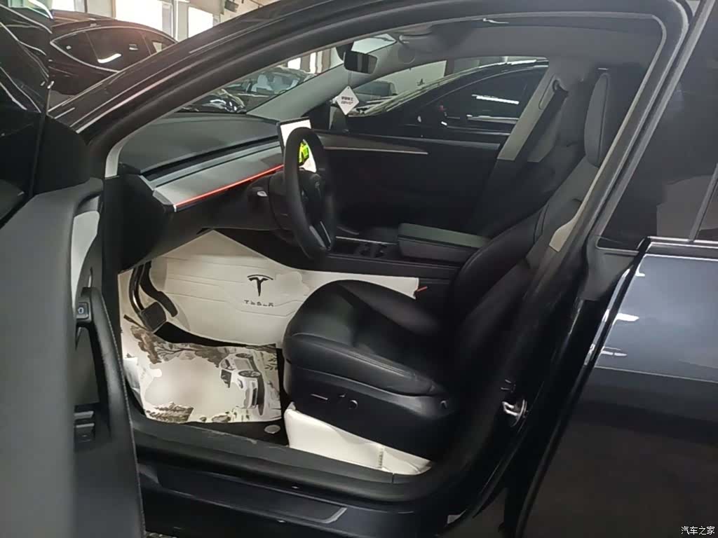 Tesla Model Y, 2025 16