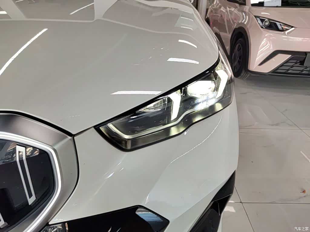 BMW i5, 2025 24