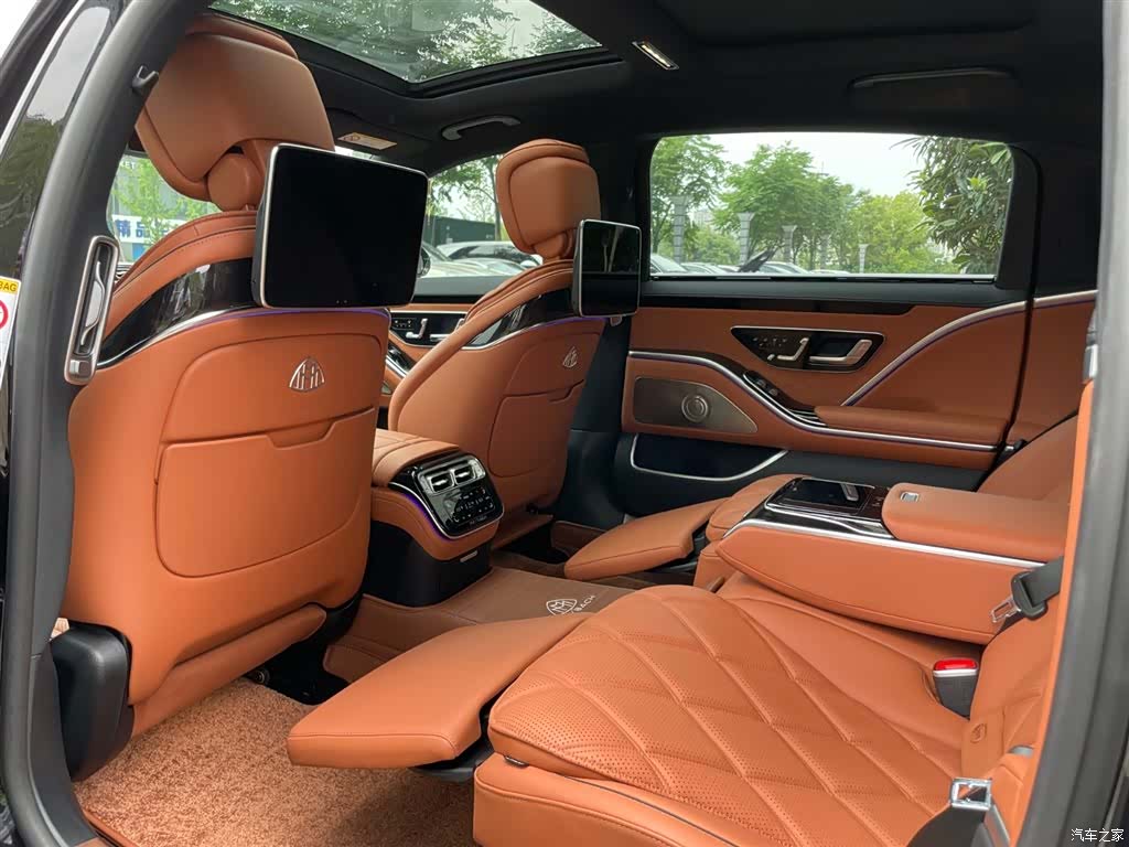Maybach S-Class, 2023 12