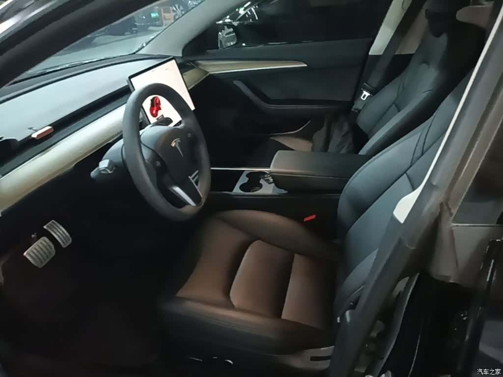 Tesla Model 3, 2023 15