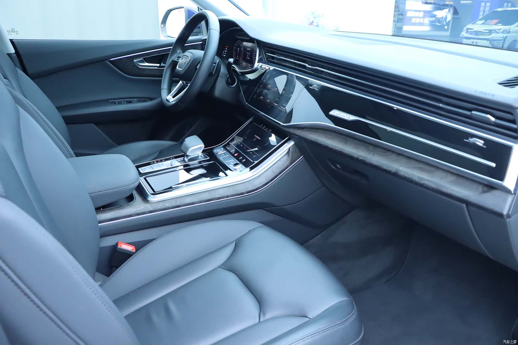 Audi Q8, 2020 9