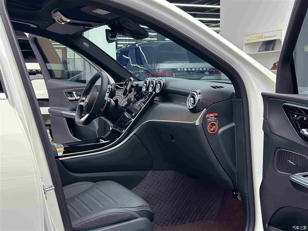 Mercedes-Benz GLC, 2025 10