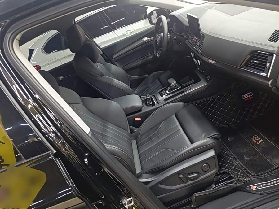 Audi Q5L 2023, фото 25