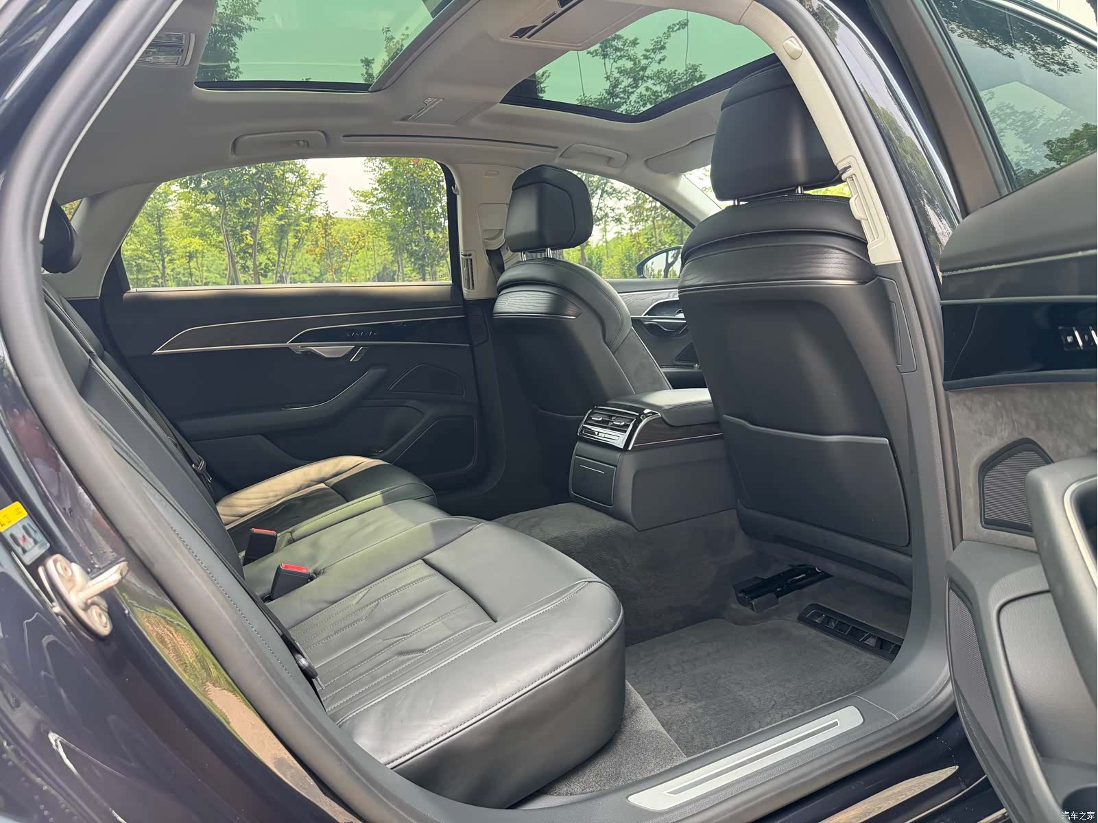 Audi A8L, 2021 11