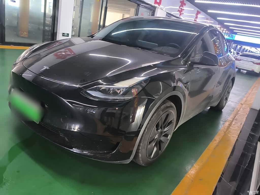Tesla Model Y, 2024 1