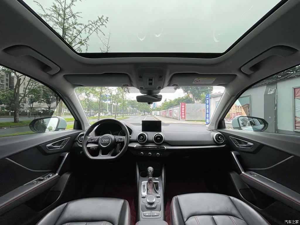 Audi Q2L, 2023 8