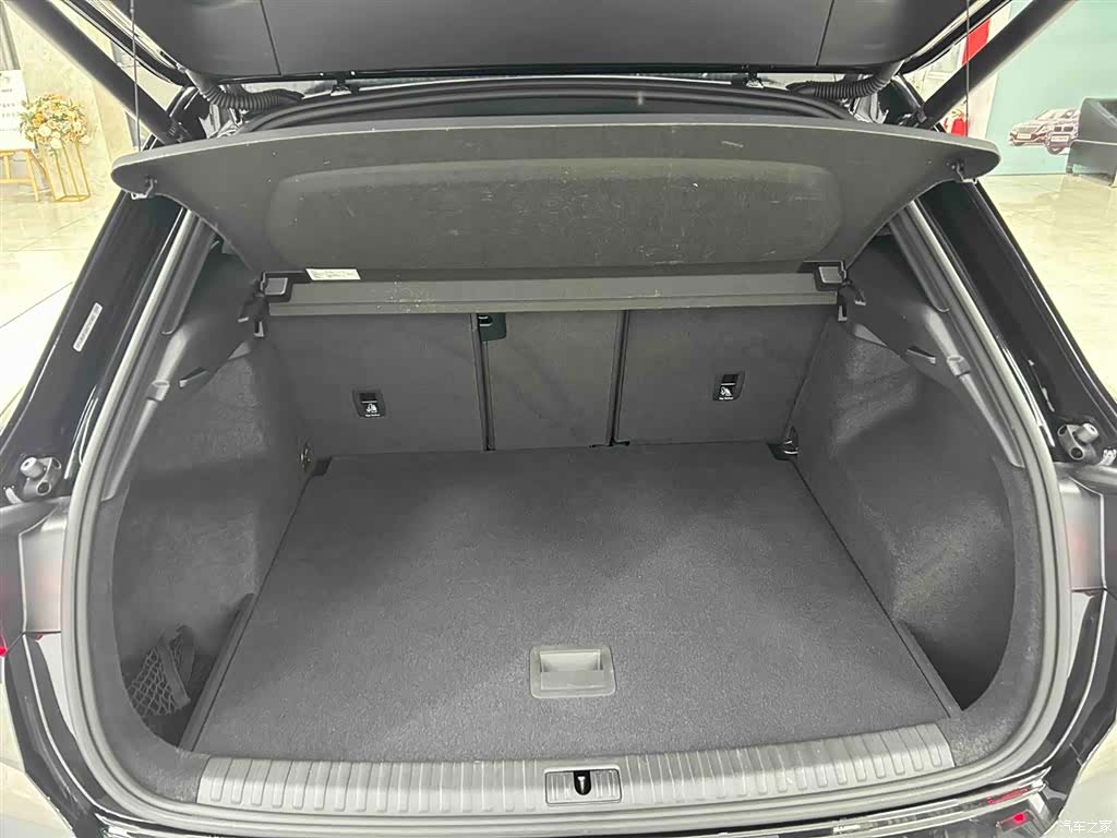 Audi Q3, 2023 16