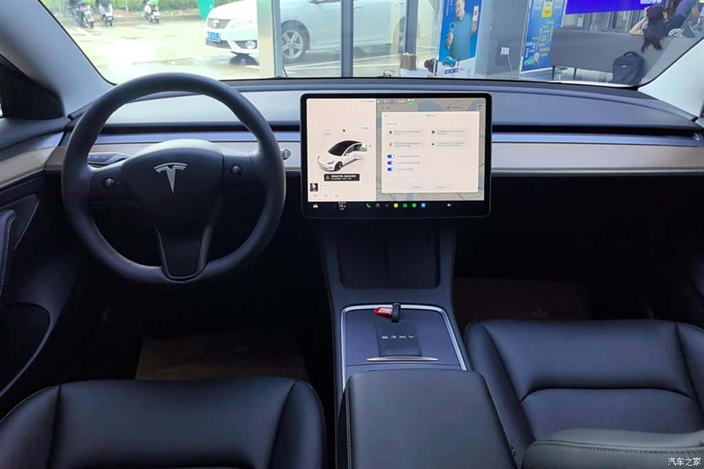 Tesla Model 3, 2023 12