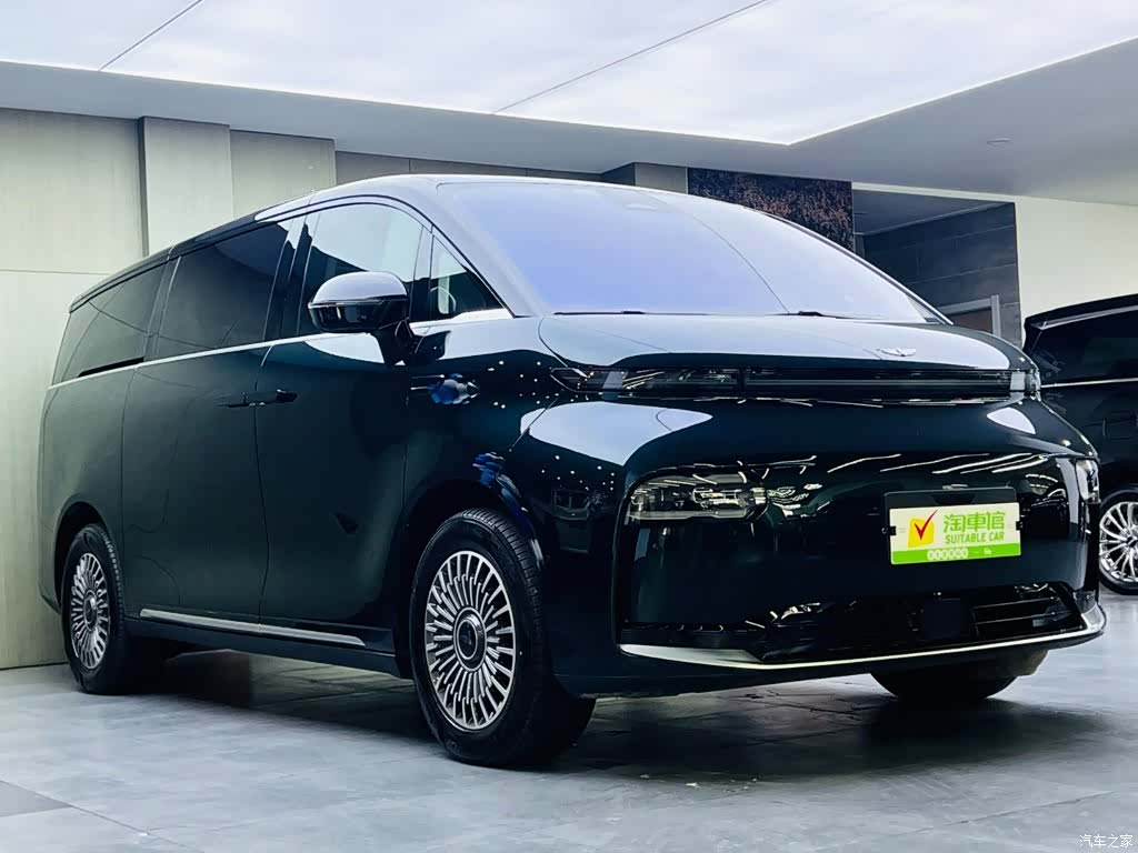 LEVC L380, 2025 3
