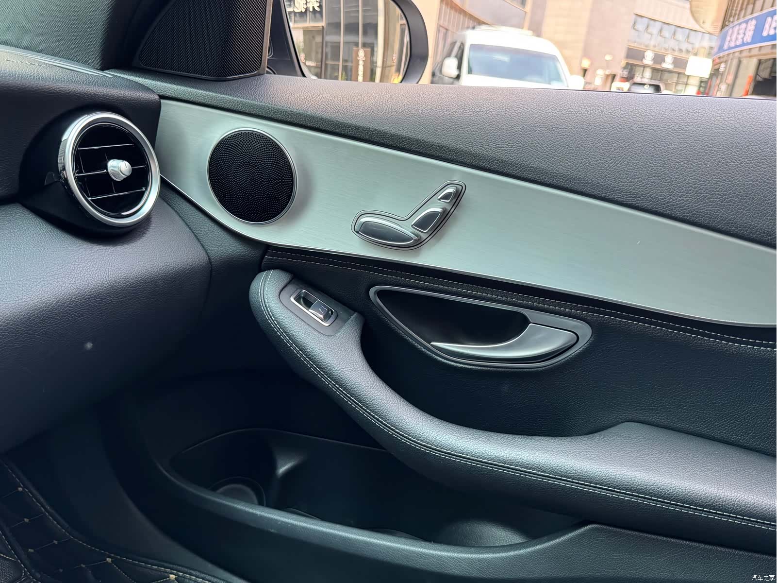 Mercedes-Benz C-Class, 2020 14