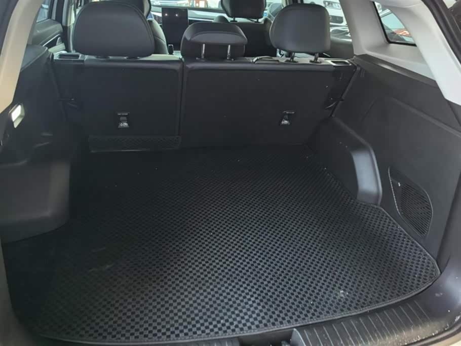 Geely Atlas L