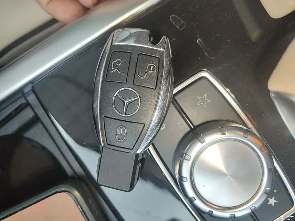 Mercedes-Benz E-Class, 2015 9