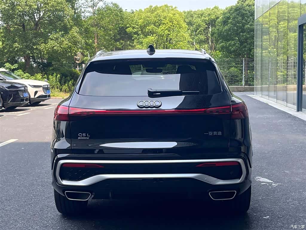 Audi Q5L, 2026 3