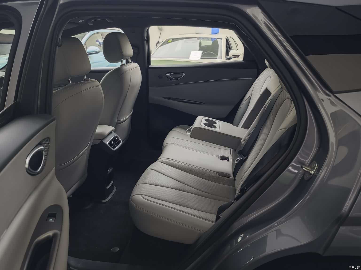 BYD HiAce, 2025 4