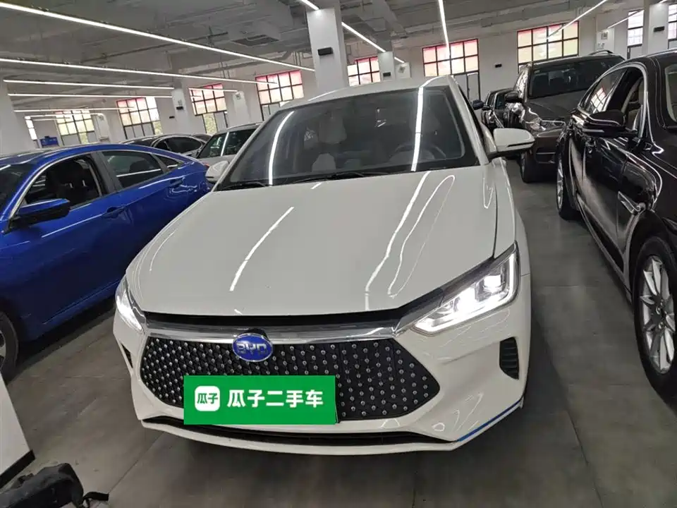 BYD e2