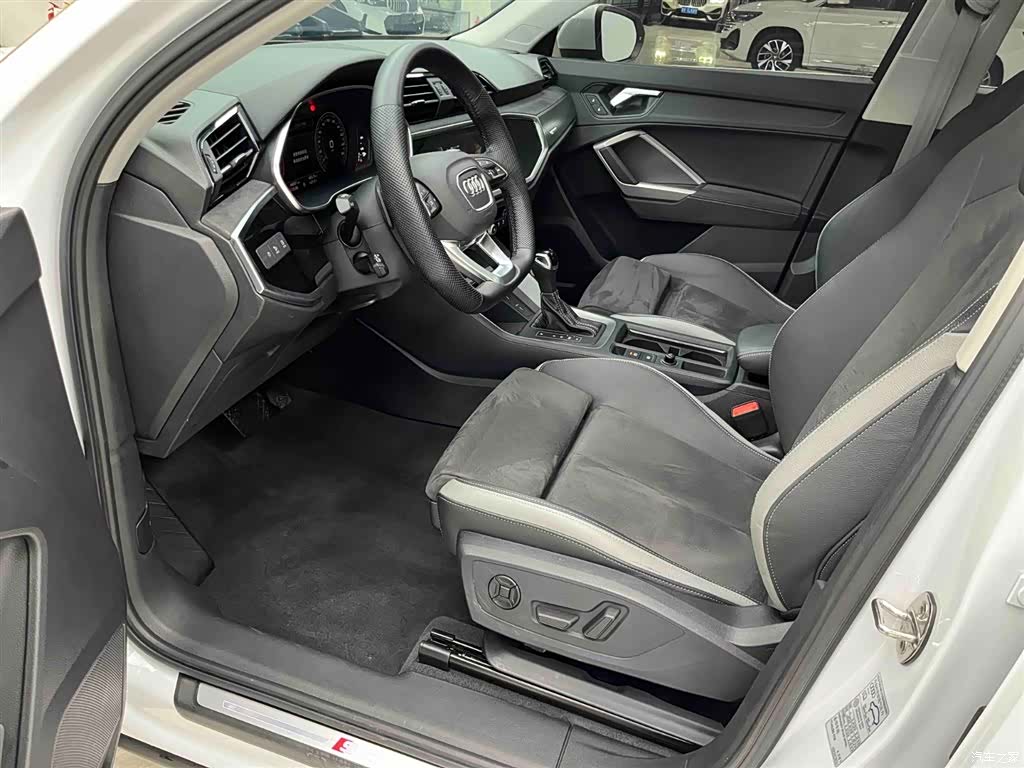 Audi Q3, 2022 9