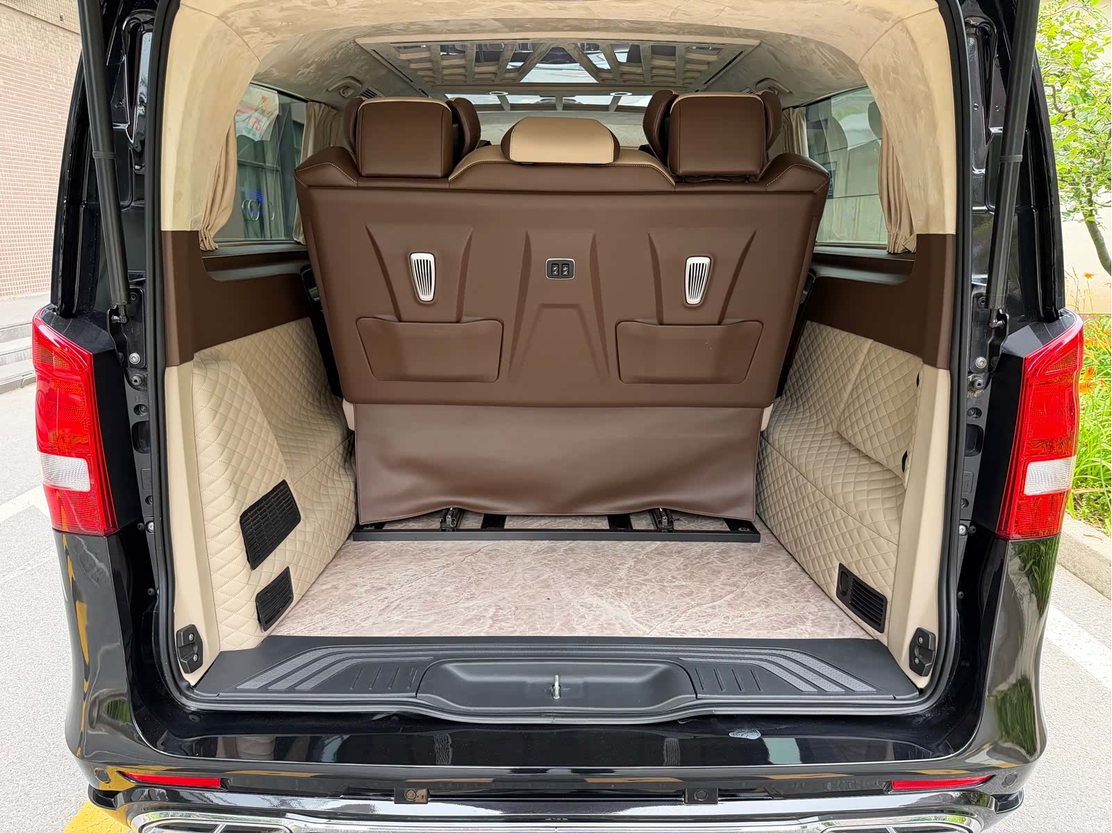 Mercedes-Benz 7, 2023 24