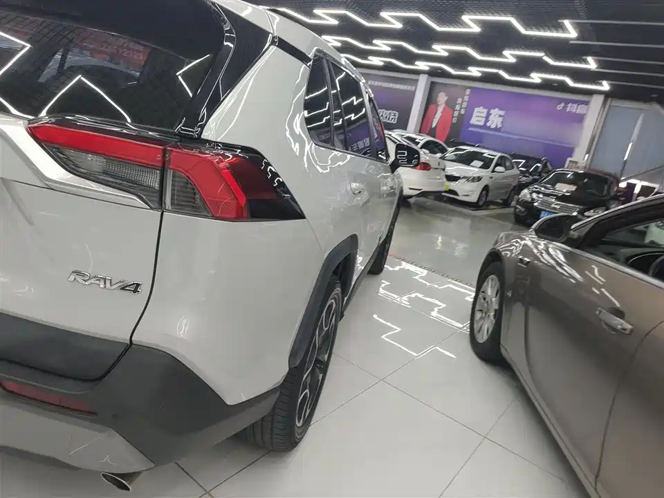 Toyota RAV4 Rongfang