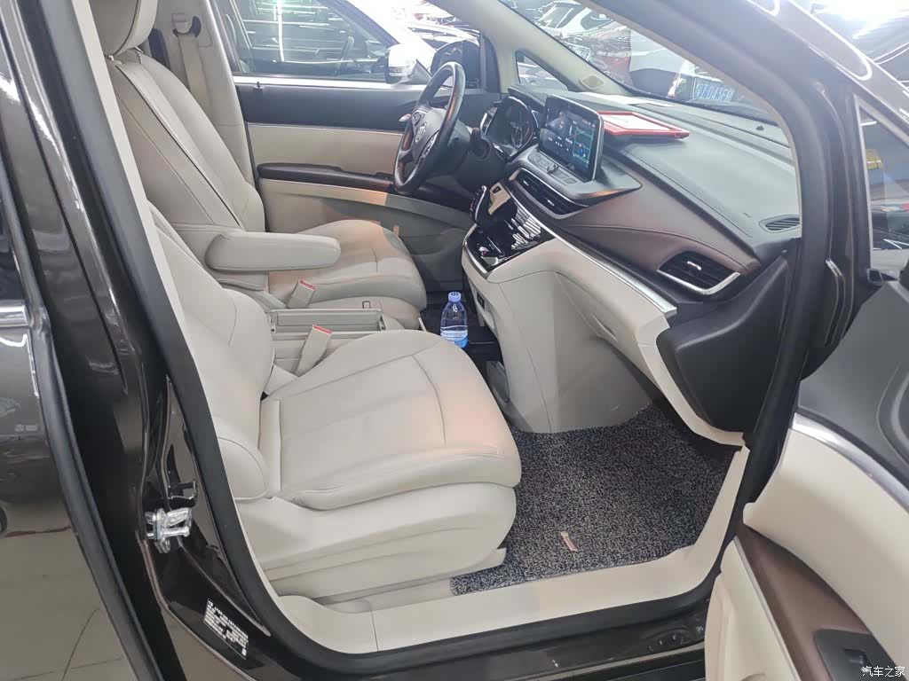 Buick GL8, 2021 21