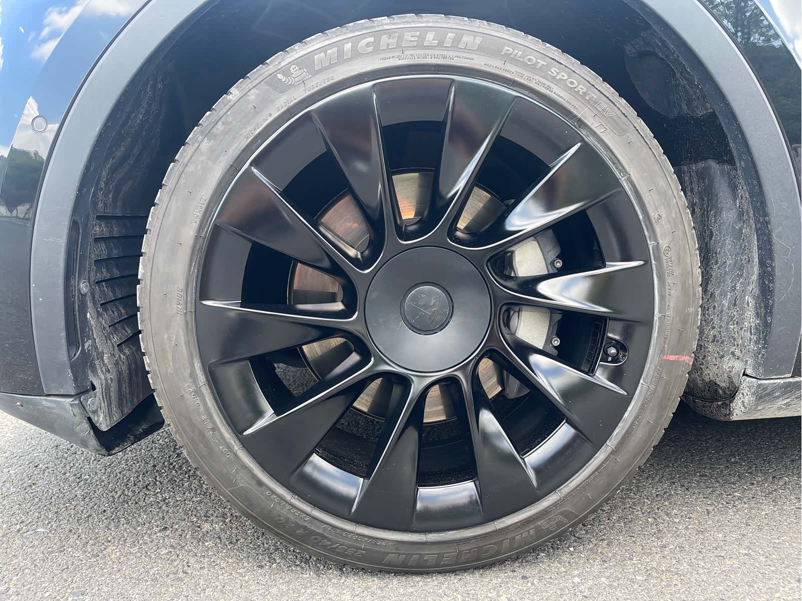 Tesla Model Y, 2021 все фото