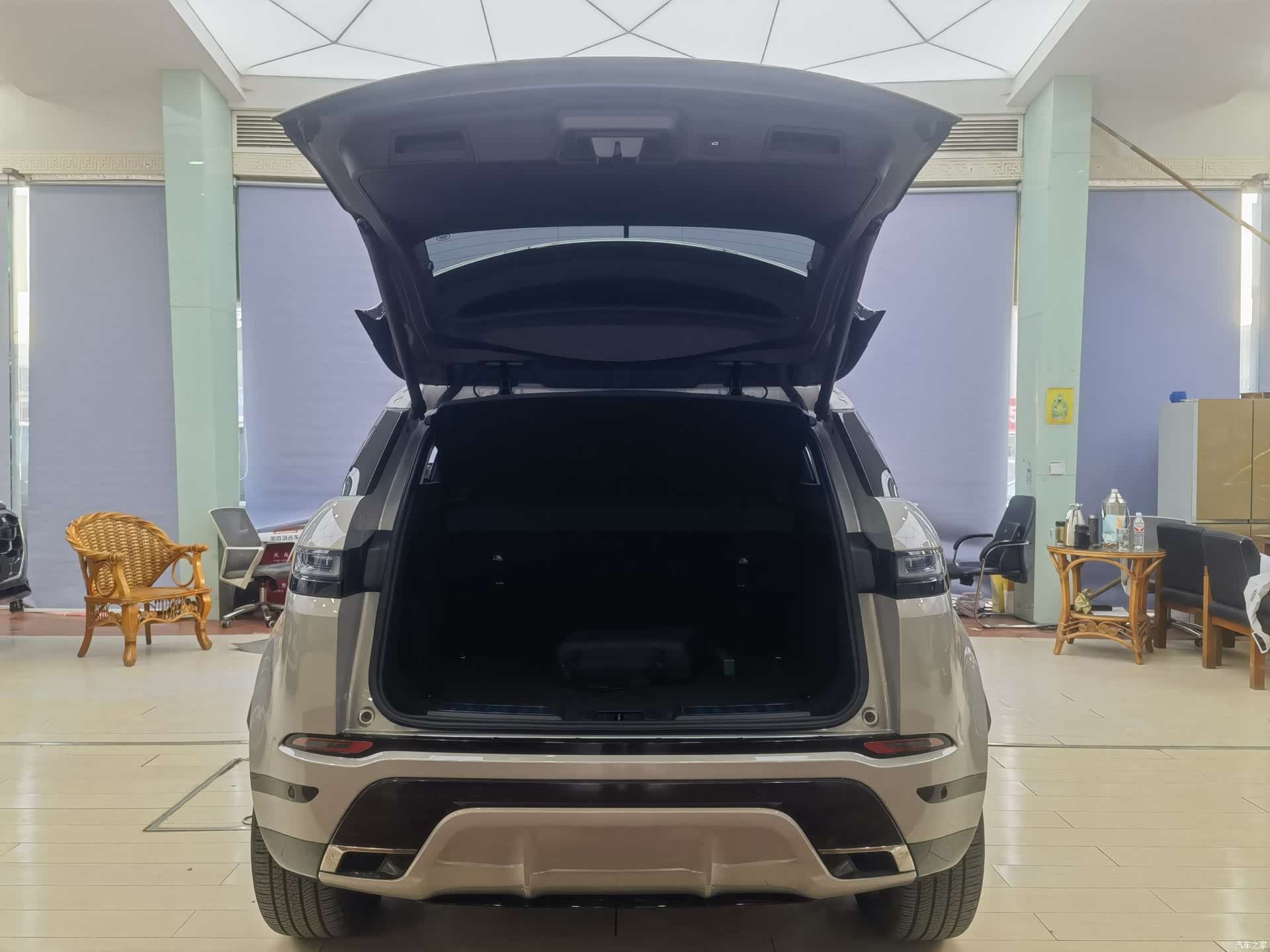 Land Rover Range Rover, 2024 14