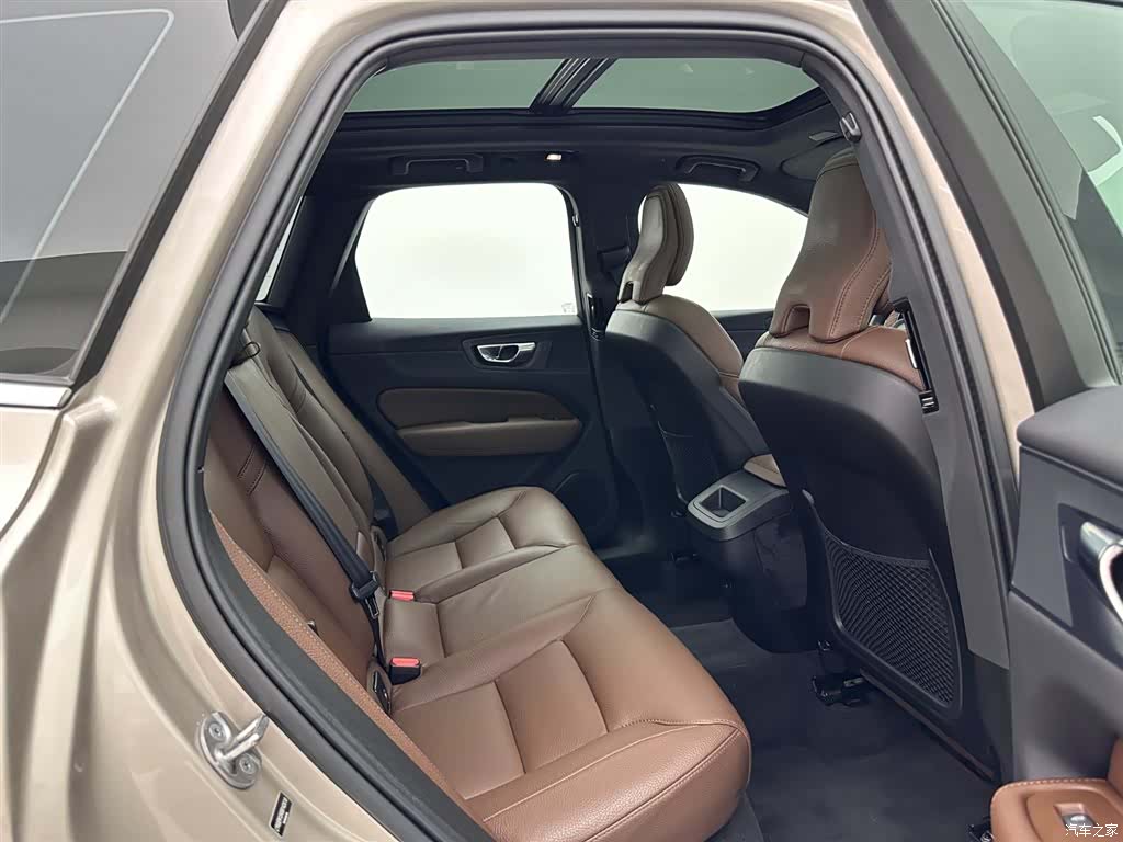 Volvo XC60, 2025 21
