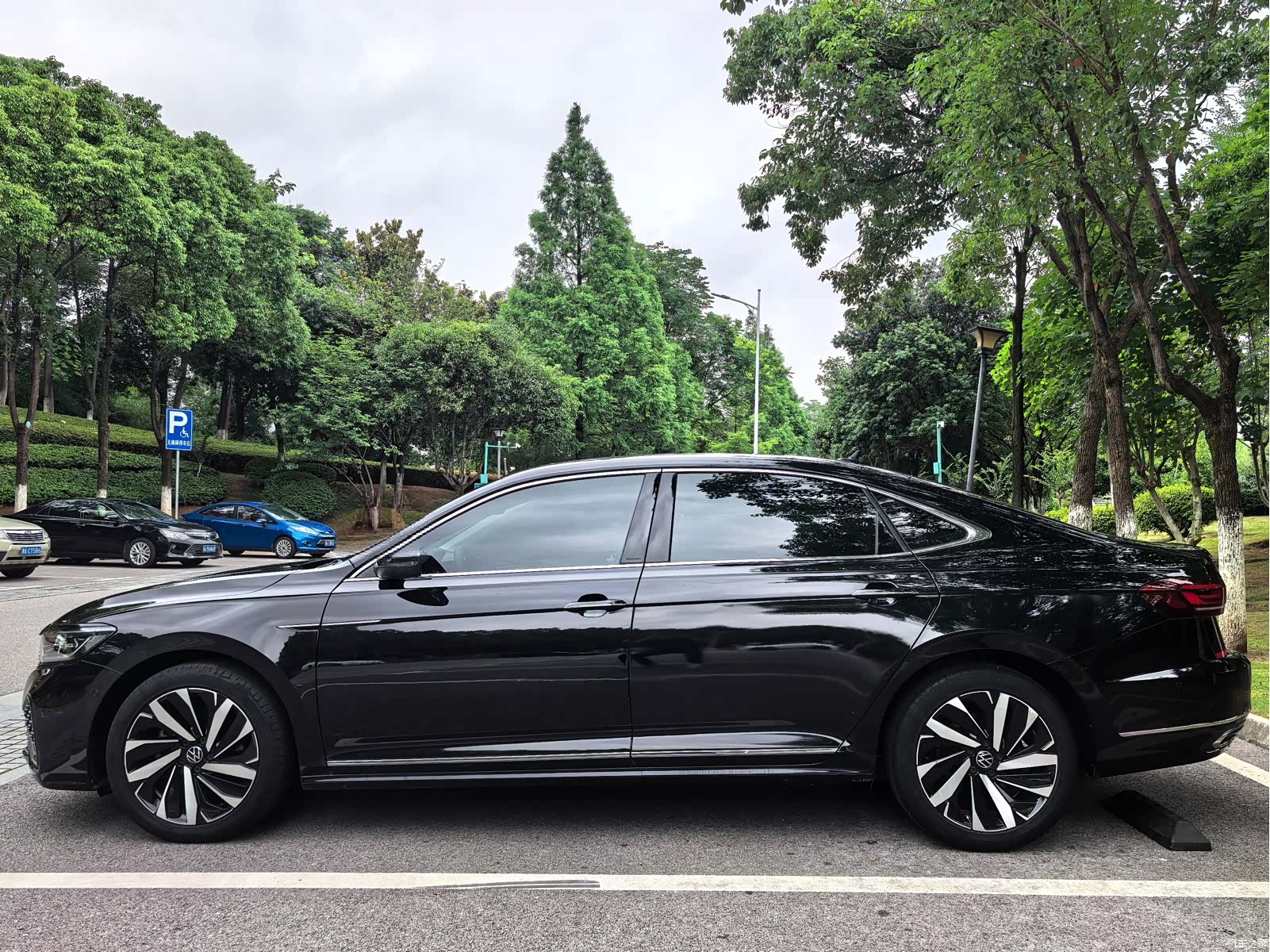 Volkswagen Passat, 2022 4