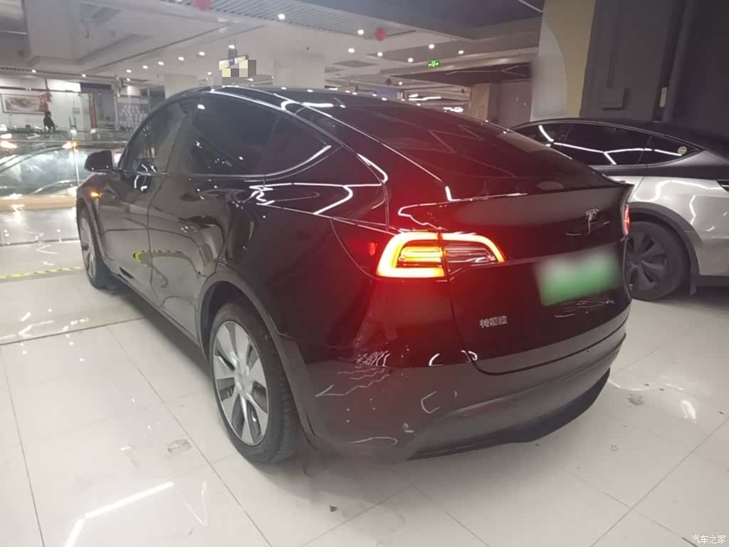 Tesla Model Y, 2023 все фото
